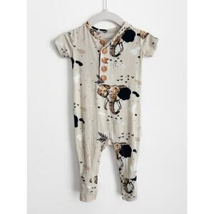 Posh Peanut Short Sleeve Henley Romper in Size 0-3 Months Tan Perry Elephant $36